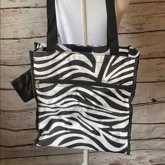 Zebra print Monogrammed Bag “Teagyn” - Picture 6 of 6